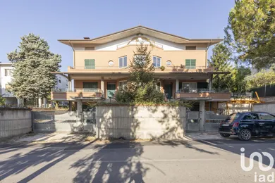 Chiatta / Casa galleggiante in Osimo