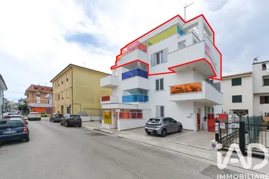 Appartamento 6 locali e più in Porto Sant'Elpidio