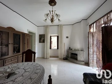 Village house in Longobardi