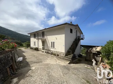 Townhouse in Longobardi