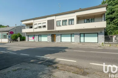 Shop/Premises commercial in Cantù
