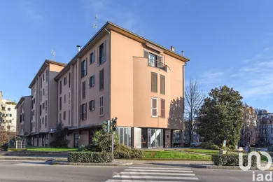Business premises in Vedano al Lambro