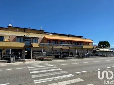 Negozio / locale commerciale in Sant'Ambrogio di Valpolicella