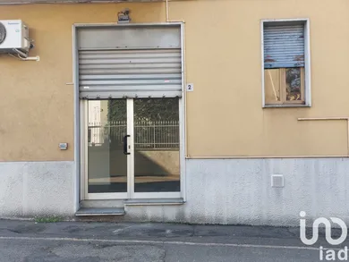Shop/Premises commercial in Paderno Dugnano