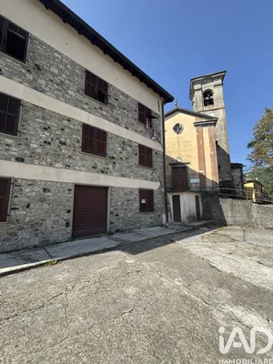 Building in Zeri