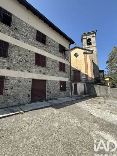 Building in Zeri