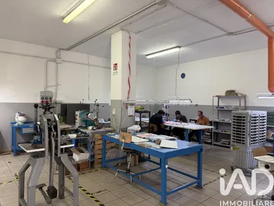 Shop/Premises commercial in Arezzo