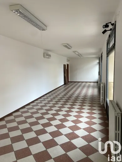 Shop/Premises commercial in Novi di Modena