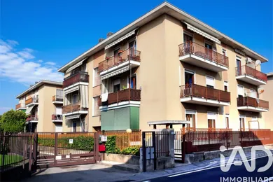 Apartment in Lonate Pozzolo