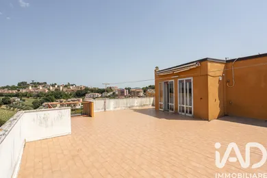 Appartamento 6 locali e più in Agugliano