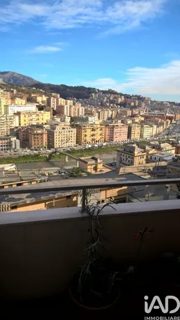 Appartamento 5 locali in Genova