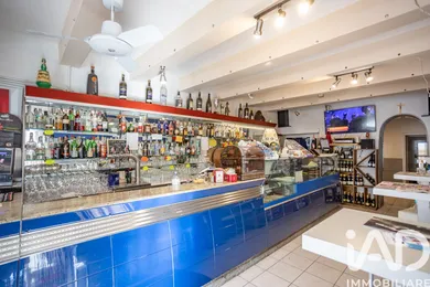 Shop/Premises commercial in Castelplanio