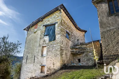 Edificio in Casanova Lerrone