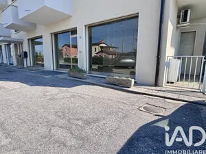 Negozio / locale commerciale in Dueville