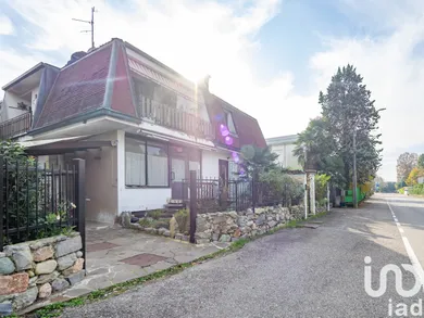 Villetta a schiera in Carugo