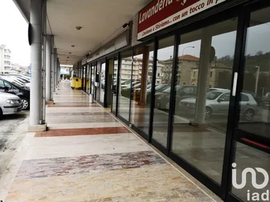 Shop/Premises commercial in Bellante