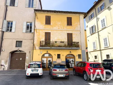 Shop/Premises commercial in Foligno