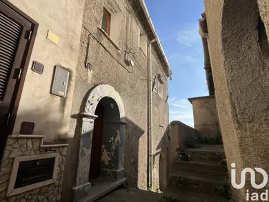 Village house in Longobardi