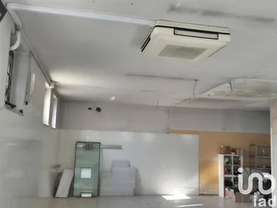 Shop/Premises commercial in Santa Maria di Sala