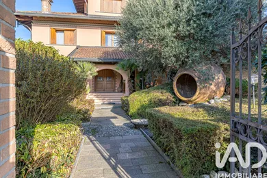 Casa/Villa in Vertemate con Minoprio