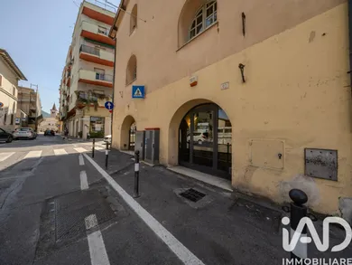 Shop/Premises commercial in Foligno