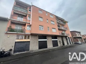 Shop/Premises commercial in Muggiò
