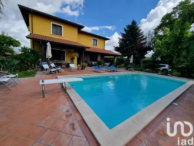 Casa/Villa in Capua