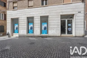 Immobile commericale in Osimo