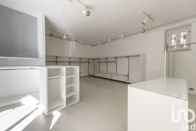 Shop/Premises commercial in Osimo