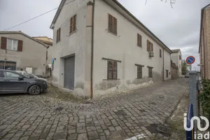 Negozio / locale commerciale in Santa Maria Nuova