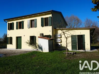 Villetta a schiera in Novi di Modena