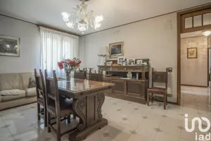 Appartamento 6 locali e più in Belvedere Ostrense