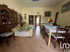 Appartamento 5 locali in Longobardi