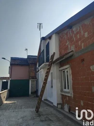 Building in Solero