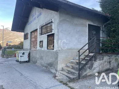 Shop/Premises commercial in Besenello