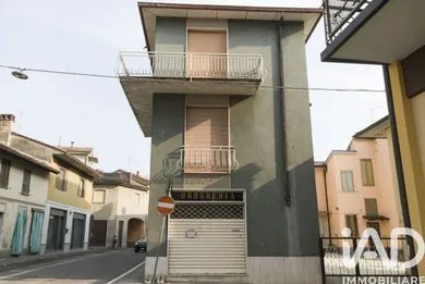 Edificio in Miradolo Terme