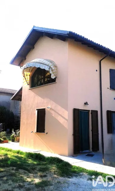 Villetta a schiera in Sommo