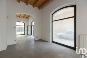 Shop/Premises commercial in Ancona