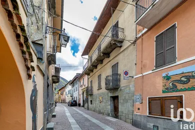 Edificio in Vernante