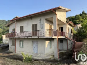 Villetta a schiera in Longobardi