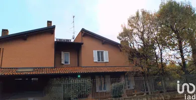 House in San Genesio ed Uniti