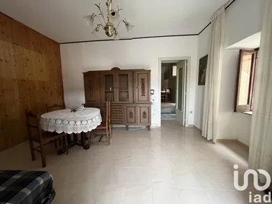 Village house in Longobardi