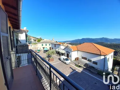 Edifici d'apartaments in Arnasco