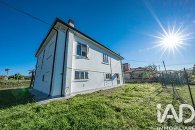 House in Migliarino