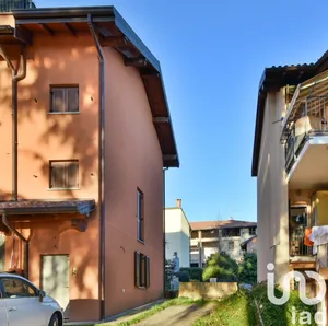 Apartment in Uggiate-Trevano