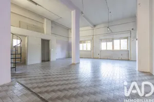 Shop/Premises commercial in Osimo