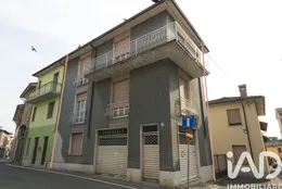 Edificio in Miradolo Terme
