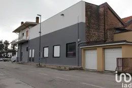 Shop/Premises commercial in Montebelluna