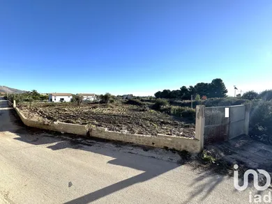 Land in Avola