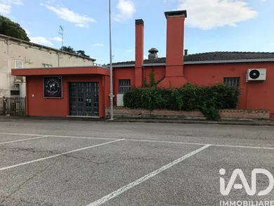 Negozio / locale commerciale in Frassinelle Polesine